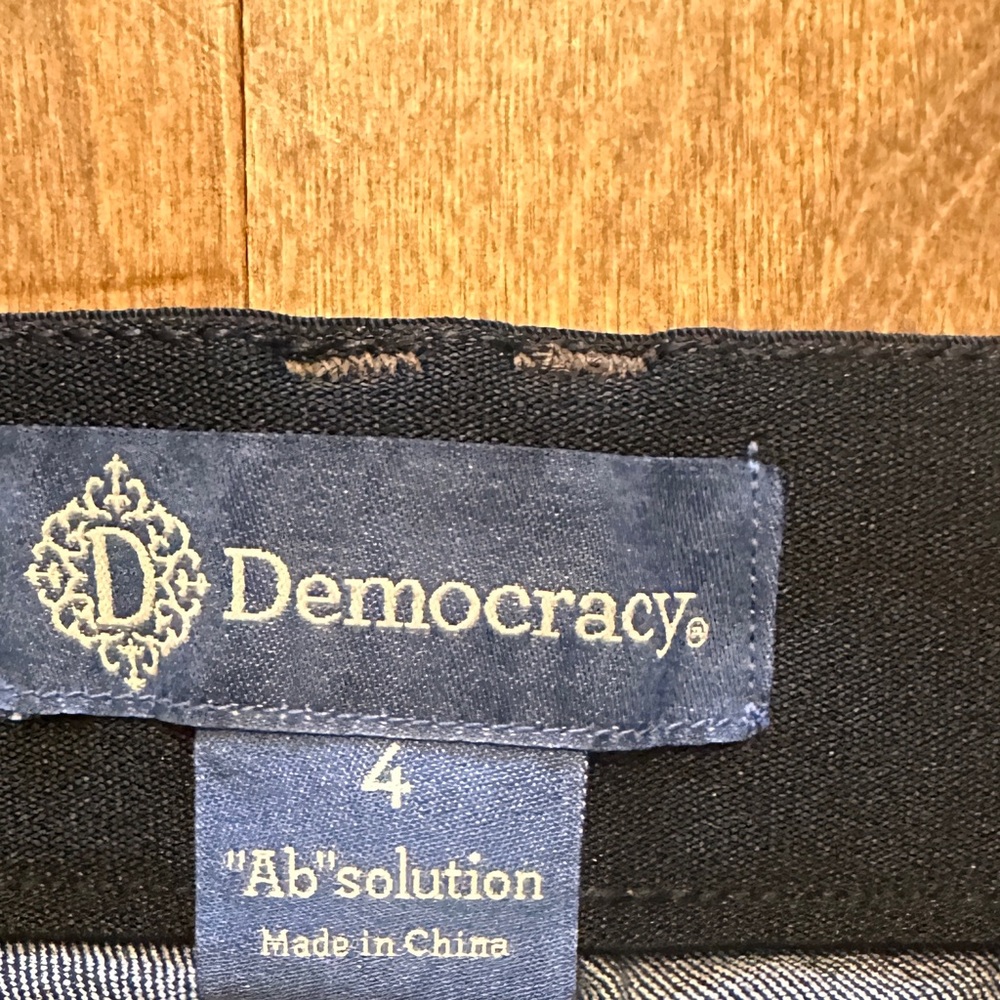 EUC Sz 4 dark wash high waisted Democracy skinny jeans - Picture 2 of 7